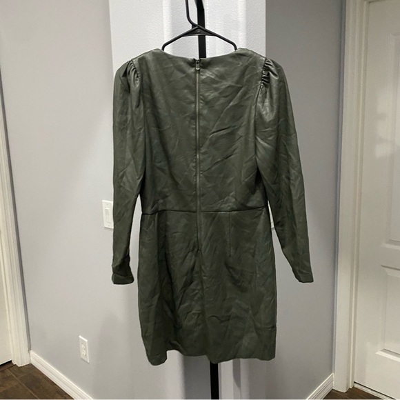 SAYLOR Dress Size Medium Veronicka Green Faux Leather Mini - Picture 7 of 8